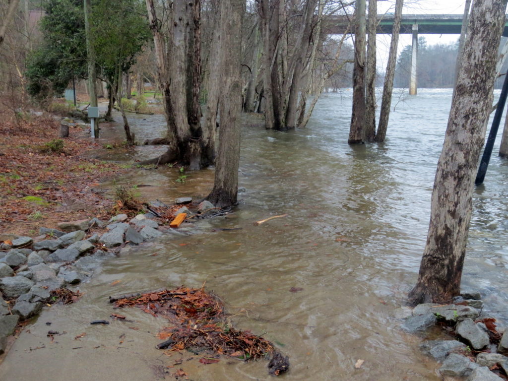 Heavy rains cause some flooding - WestMetroNews